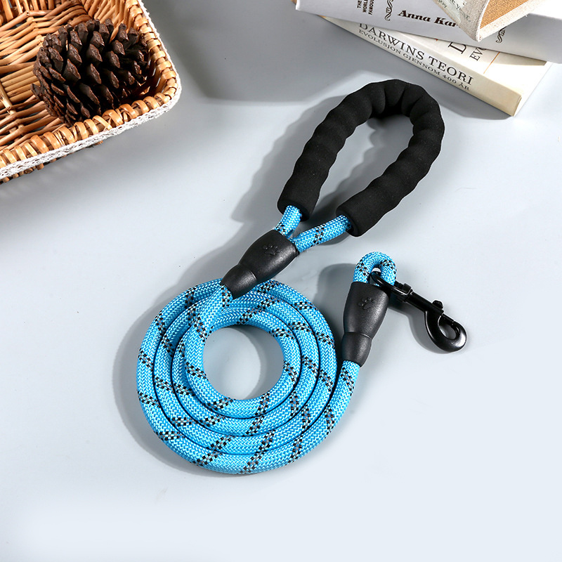 Reflective Nylon Round Rope Dog Leash - Image 4